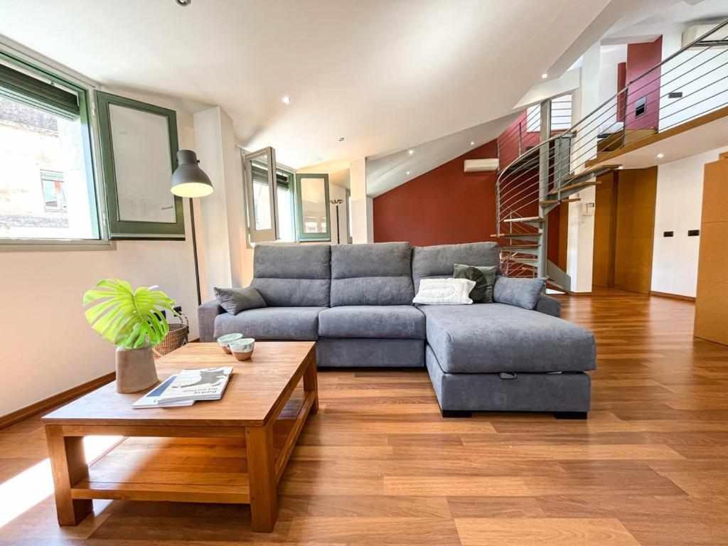 Loft Cort Reial Atico In The Heart Of The Old Town Lägenhet Girona Exteriör bild